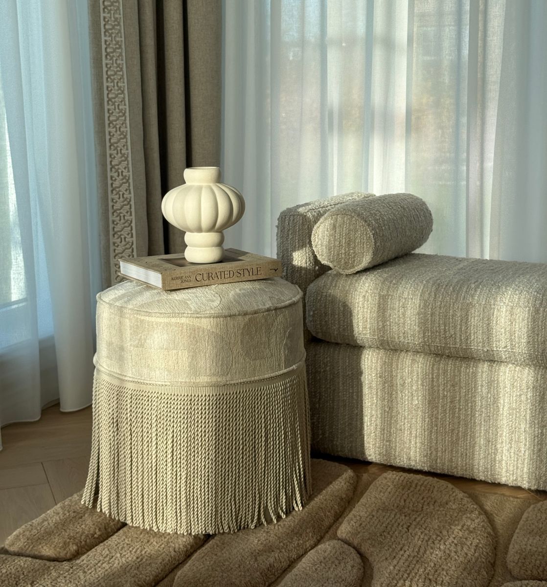 Nouvelle puff (ø43 h48) Jacquard beige med frynser 