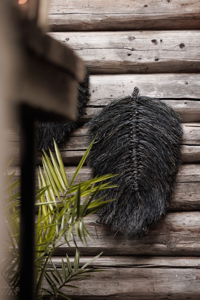 Lama veggdekor strå stor (40x55) sort