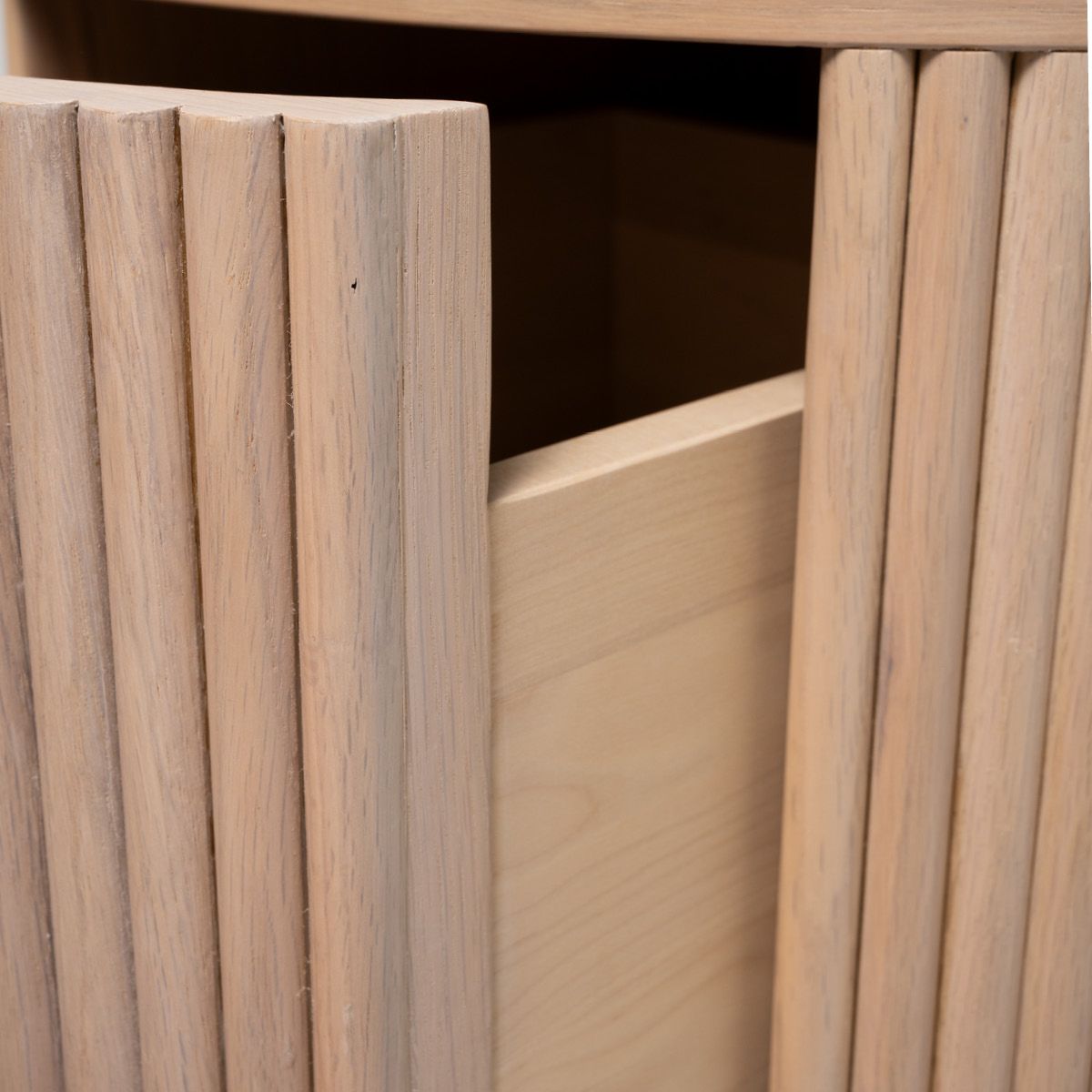 Noor nattbord/sidebord hvitvasket eik